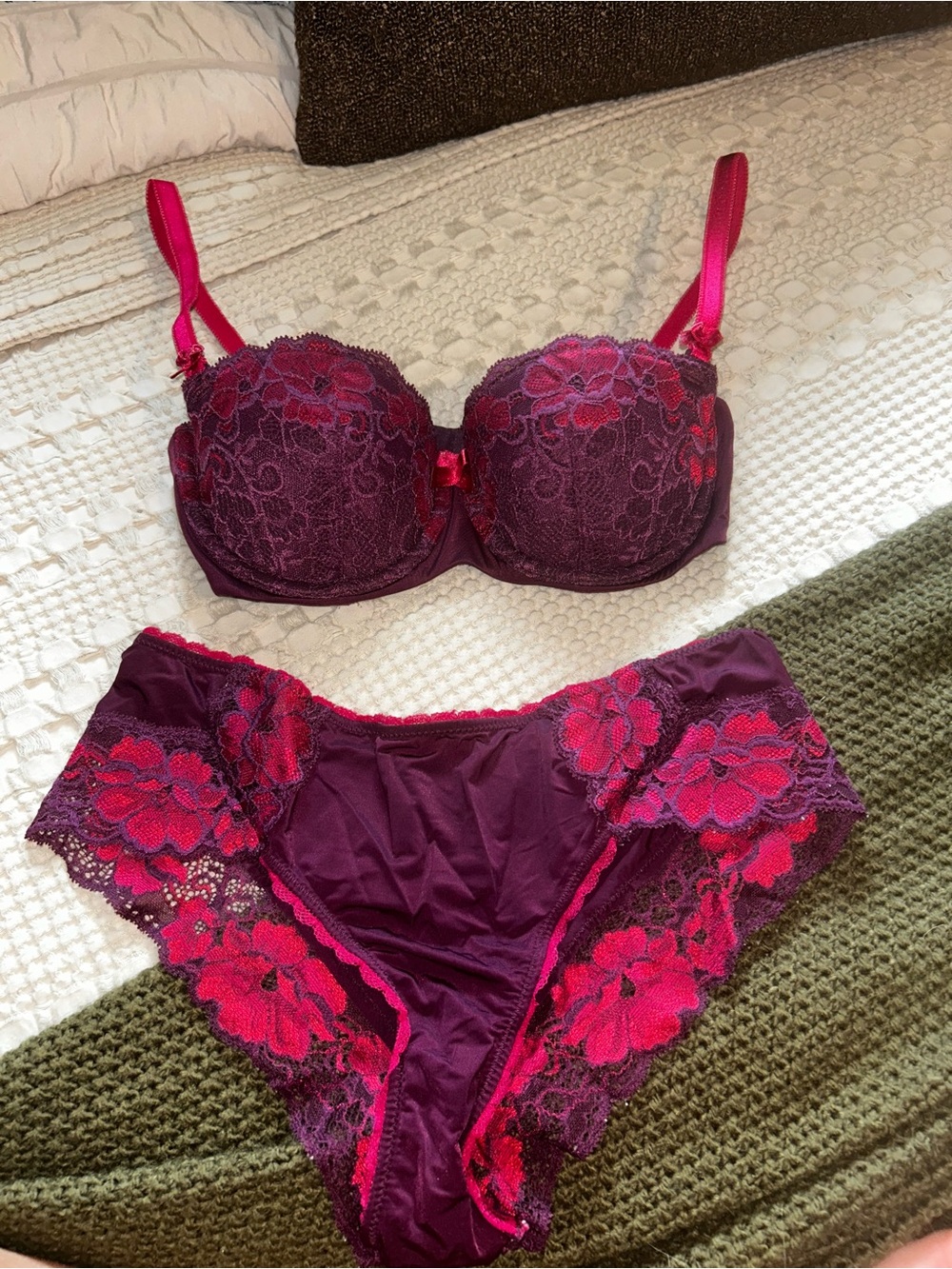 Adore me Purple & Fuchsia Lace bra set